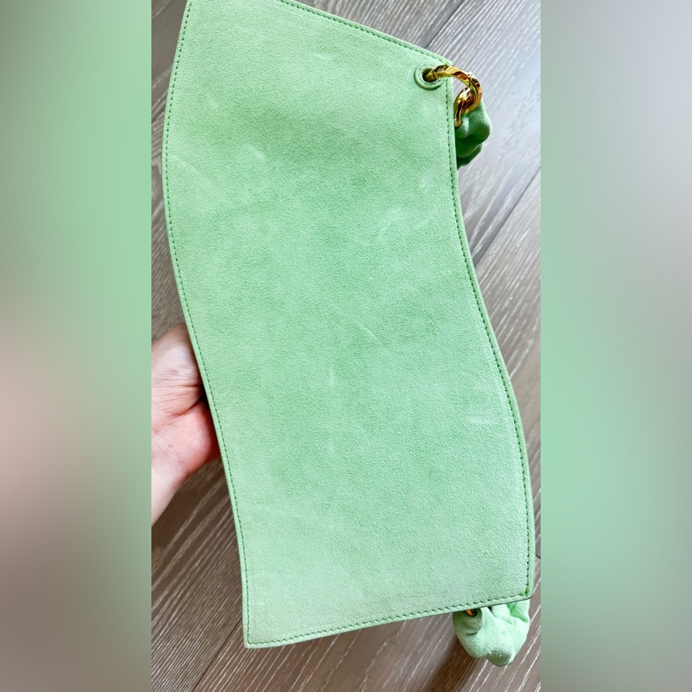 Jacquemus La Vague Shoulder Bag in Green - Picture 8 of 16